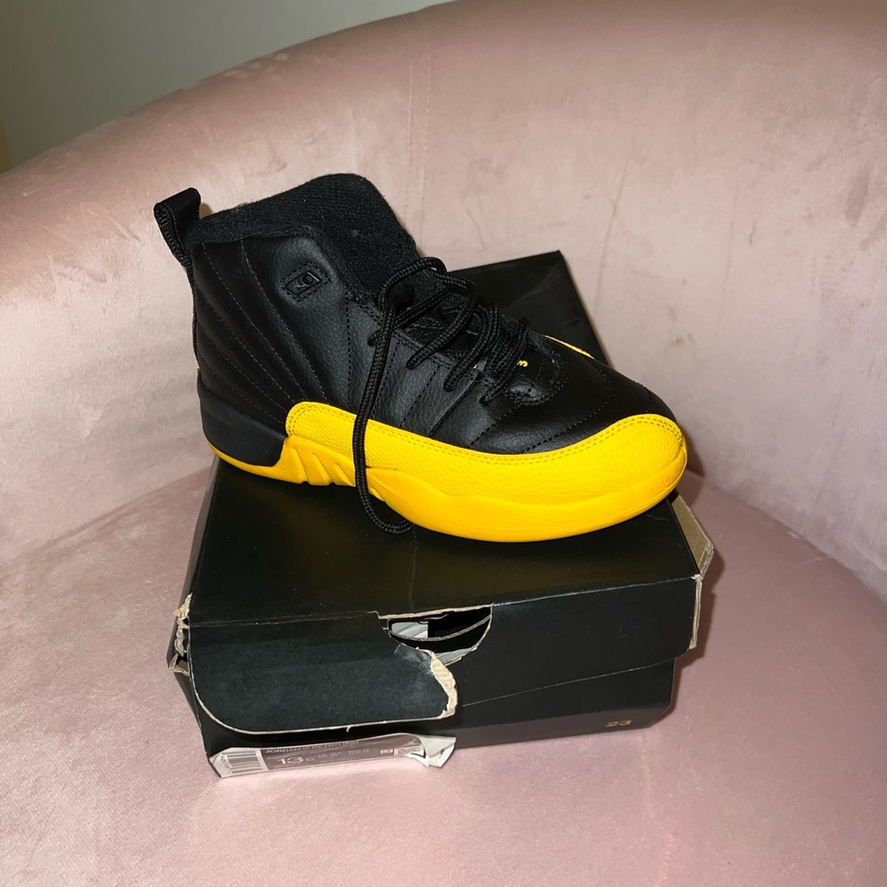 Jordans retro 12